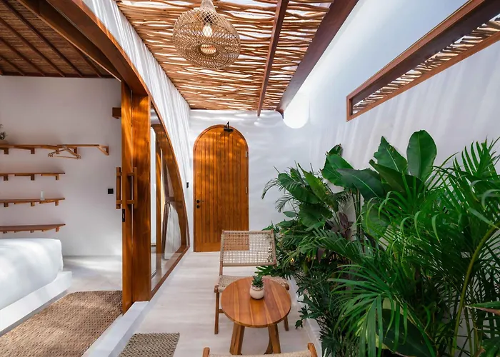 Moksha Uluwatu (Bali)